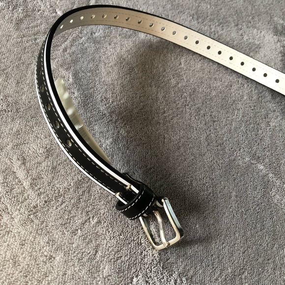 NINE WEST FASHION BLACK & WHITE SKINNY BELT w/SILVER BUCKLE SMALL - Picture 3 of 7